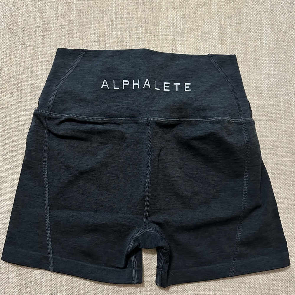Alphalete Revival Shorts - Small - Drk Gry